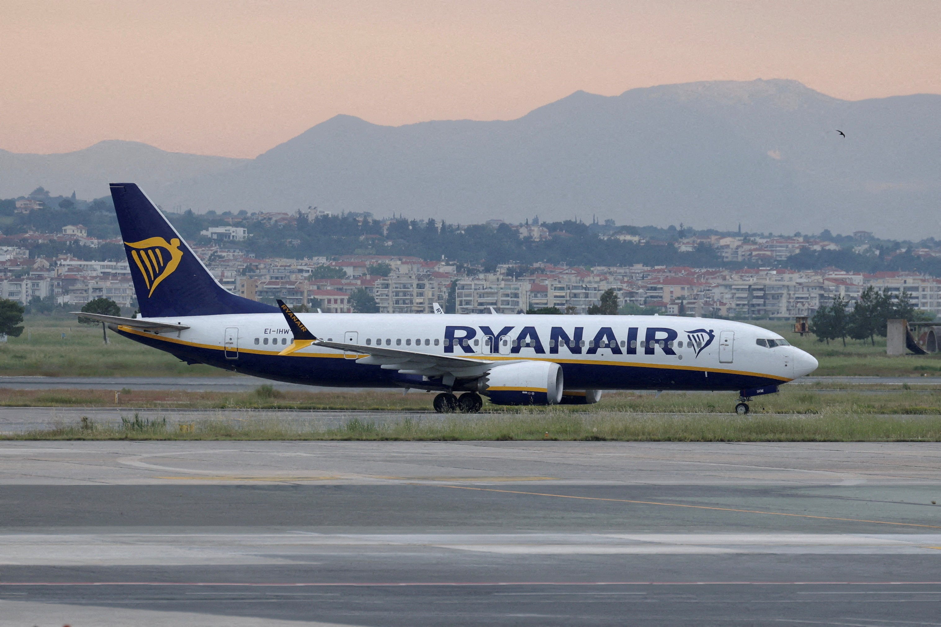 Passenger shares terror after Ryanair window blows out