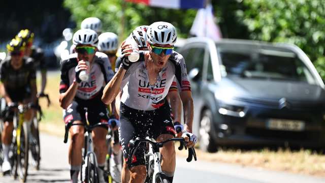 France heat shatters Tour de France record, forcing stage changes and cooling tactics