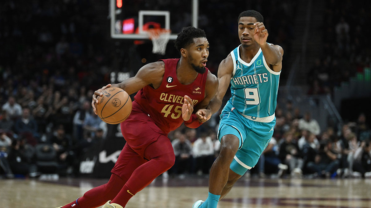 NBA rumors: Hornets linked to Cavs trade as LeBron James wait continues