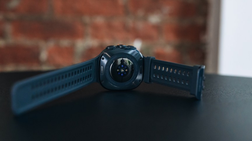 I Tested the Galaxy Watch Ultra 2 for a Week and It’s a Rugged Scene-Stealer