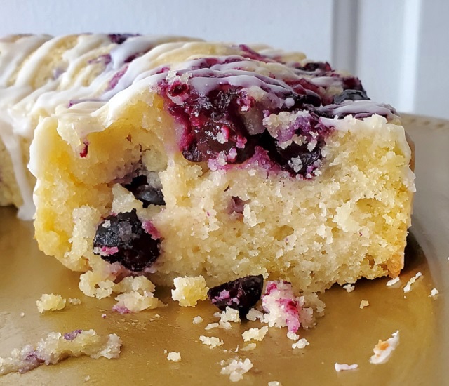 Blueberry cream cake
