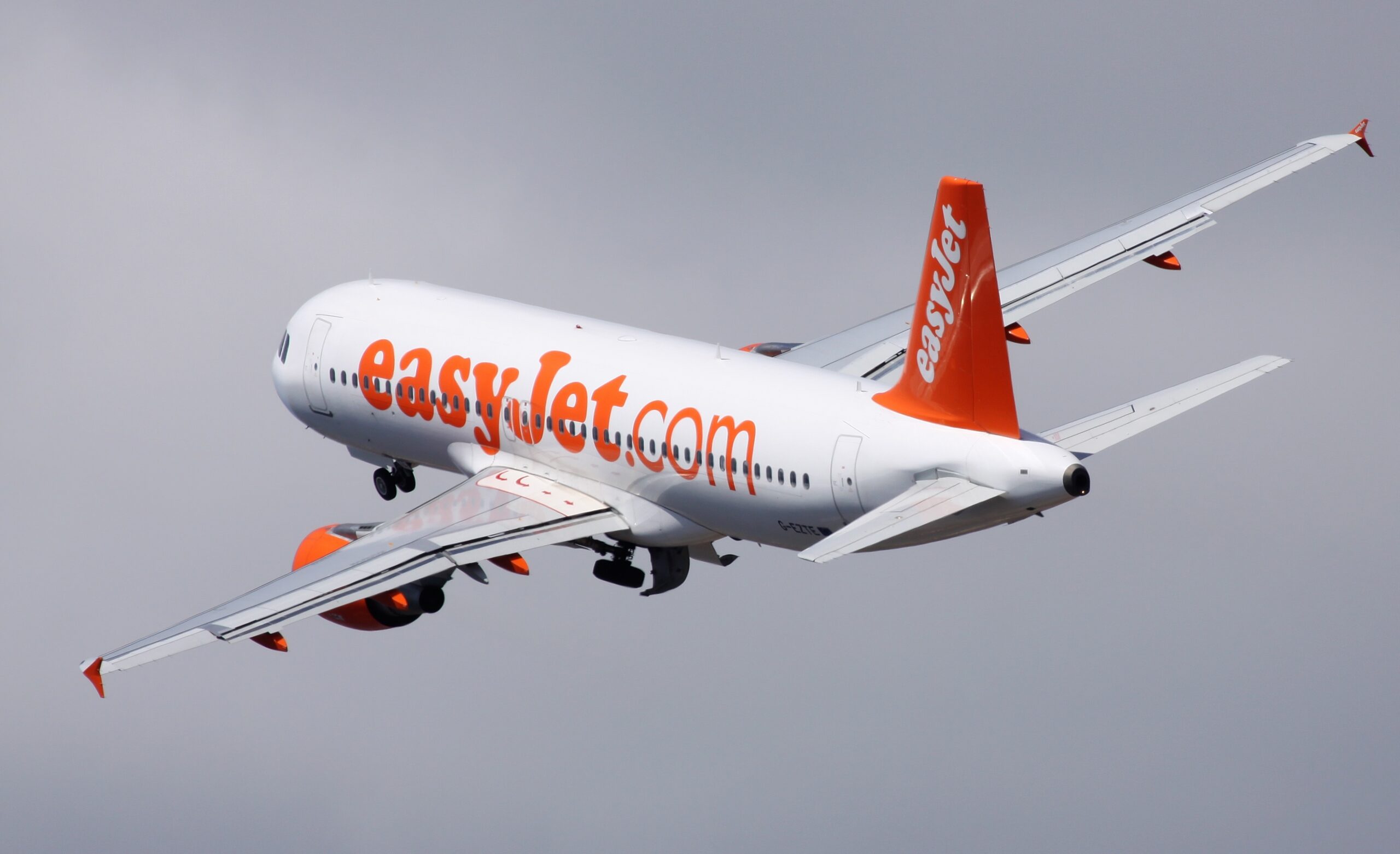 10-person passenger brawl sends EasyJet flight back to airport