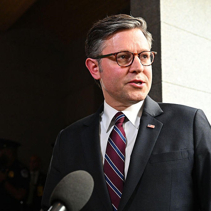 House passes bill to limit stock purchases by members of Congress