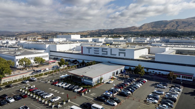 De Anza College to help train incoming Tesla engineering technicians under new program