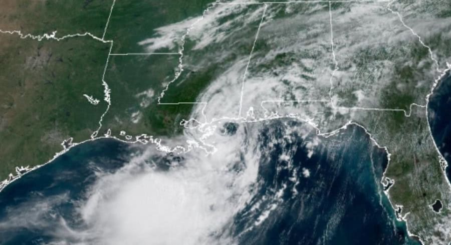Bertha touches down in Louisiana, threatens Gulf Coast with heavy rain and surge