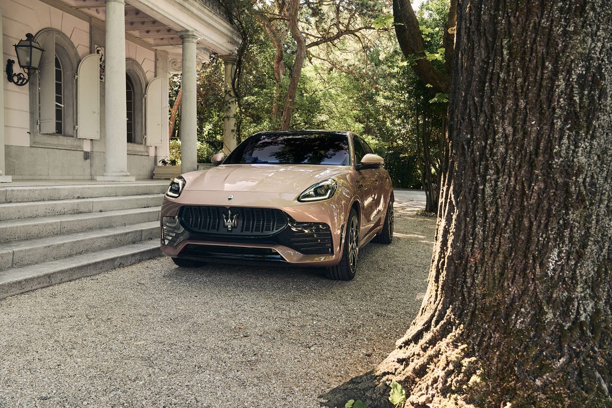 View Exterior Photos of the 2027 Maserati Grecale Folgore