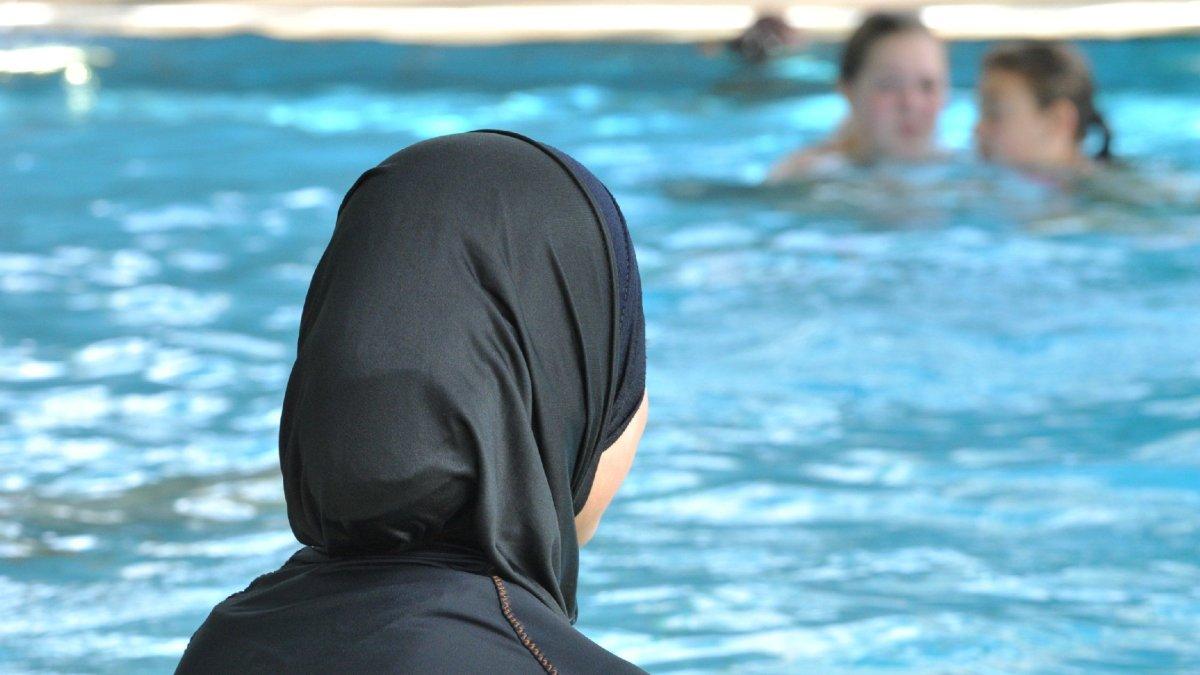 Schwimmzeit für muslimische Frauen in Südtirol sorgt für Diskussionen