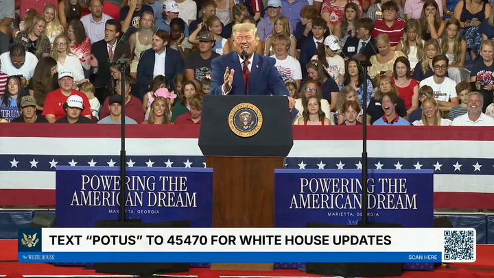 Trump brutally mocked by his own rally attendee