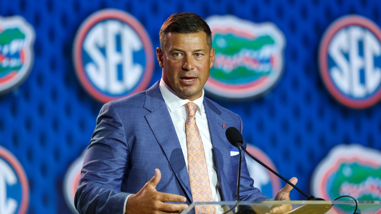 Jon Sumrall says Florida QB doesn't need to be Tim Tebow