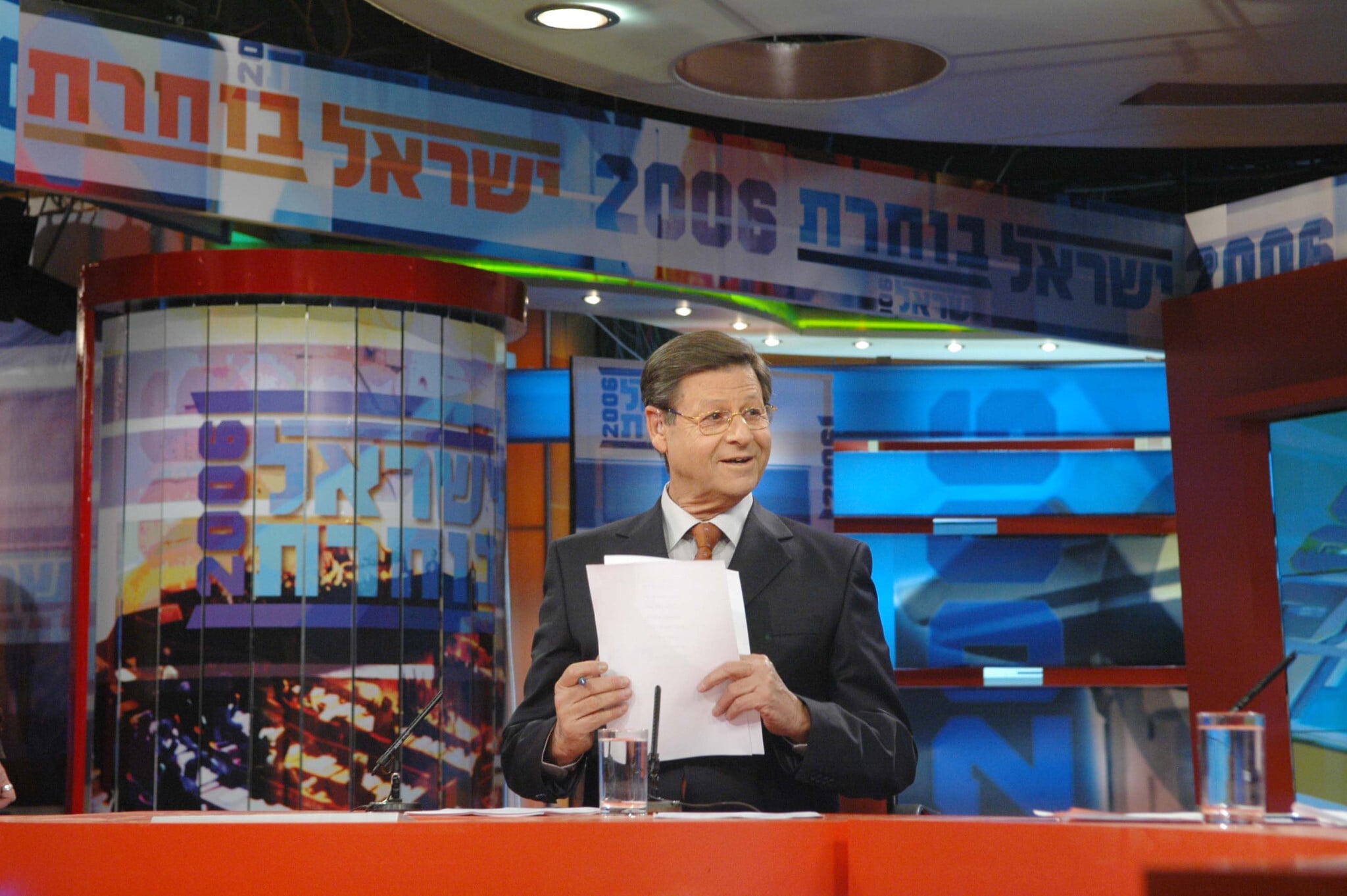 Portrait of Haim Yavin, also known as “Mr. Television,” March 27, 2006. (Yossi Zamir/Flash90)