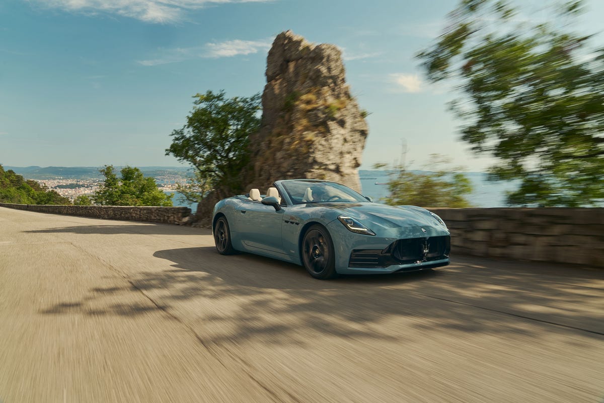 View Exterior Photos of the 2027 Maserati GranCabrio Folgore