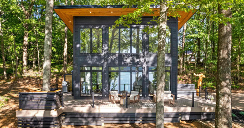 The exterior of the Lake Barkley Treehouse, a unique waterfront Airbnb in Kentucky.