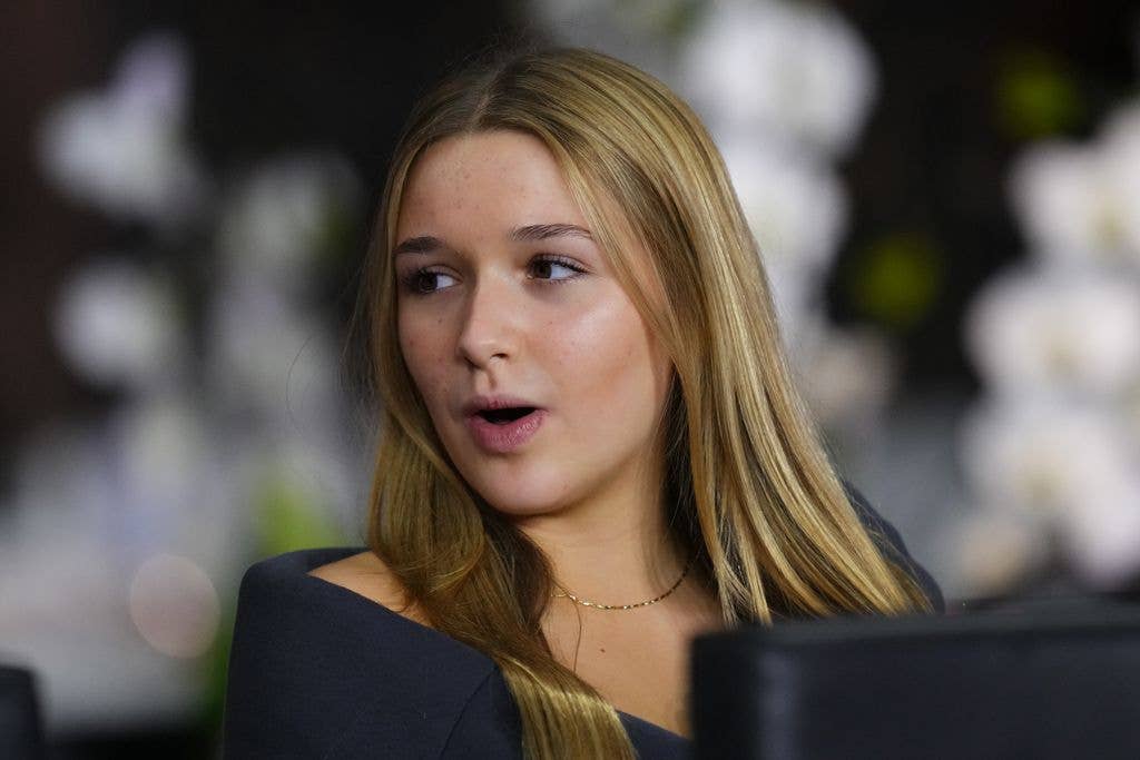 harper beckham talking