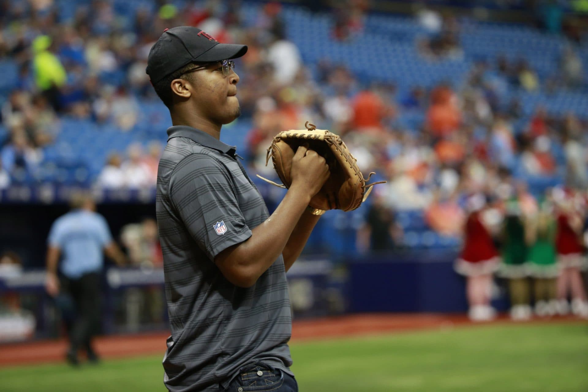 19 Celebrity First Pitches That Were Perfect or Painfully Bad