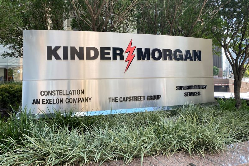 Kinder Morgan tops second-quarter profit estimates on higher gas volumes, power demand