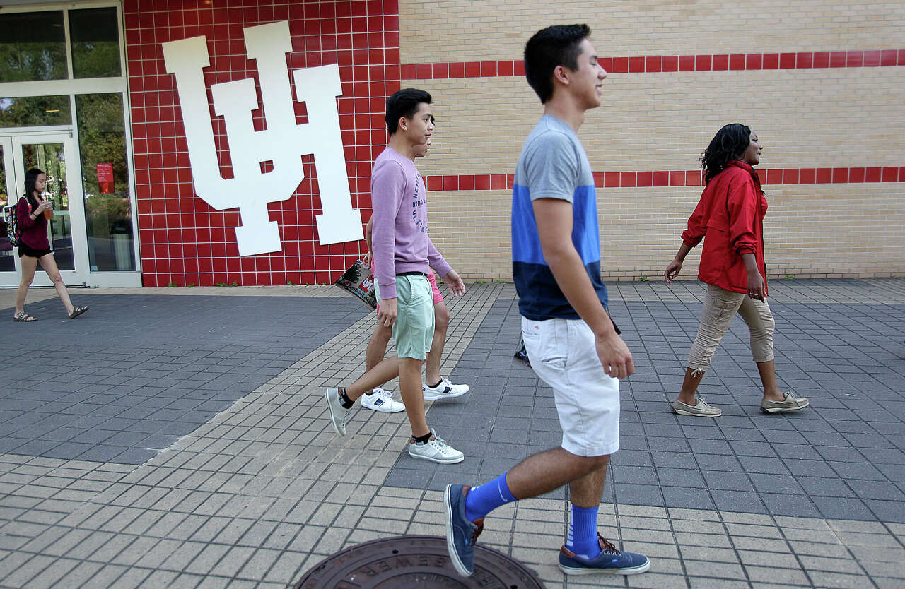 University of Houston may cut 40% of core classes to comply with Texas law