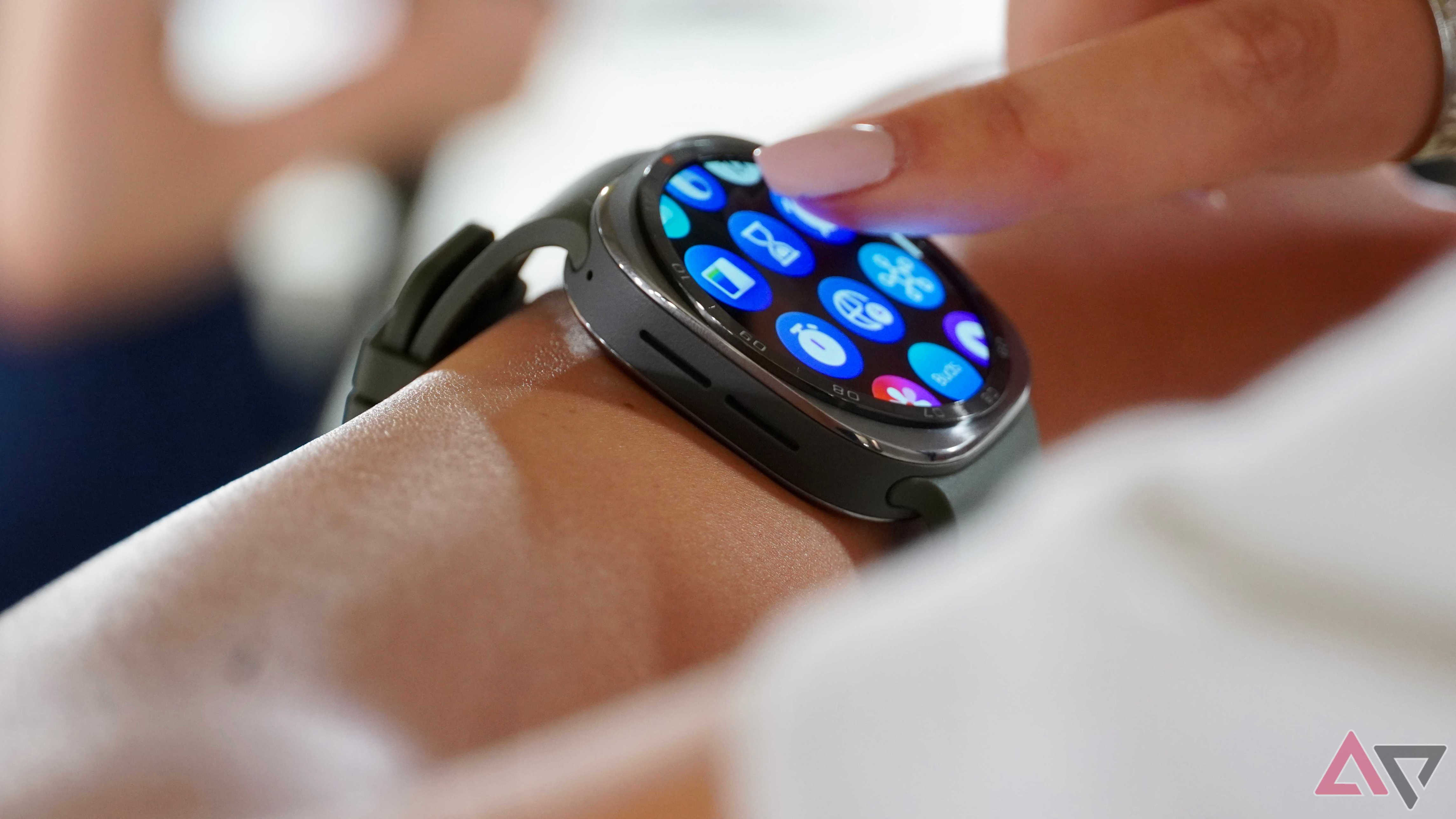 A person using the Samsung Galaxy Watch Ultra2