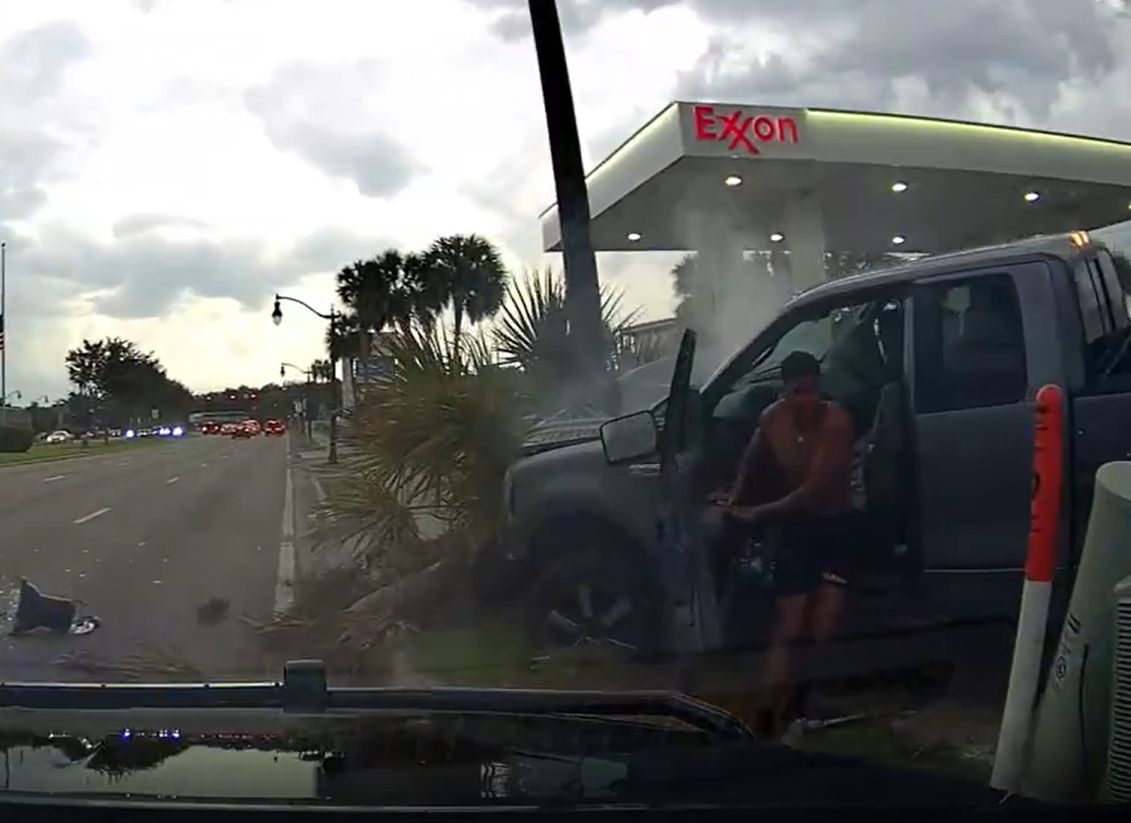 Watch Eglin Marine fleeing Gulf Breeze cops after beach air show