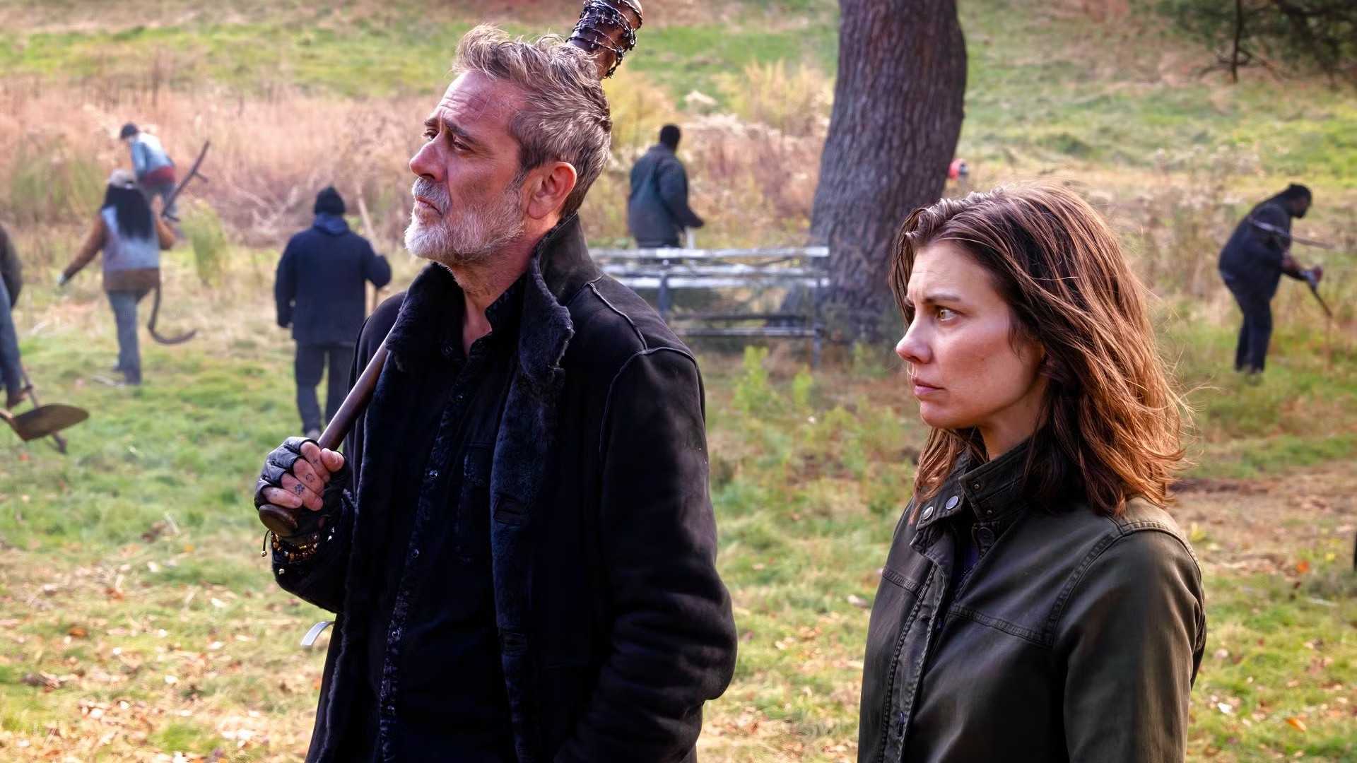 Maggie and Negan are observing someone in Walking Dead Dead City season 3