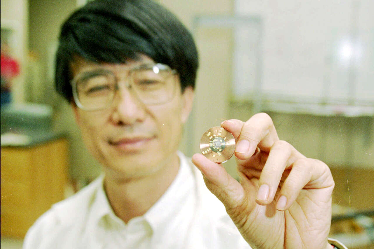 UH physicist breaks superconductivity record again