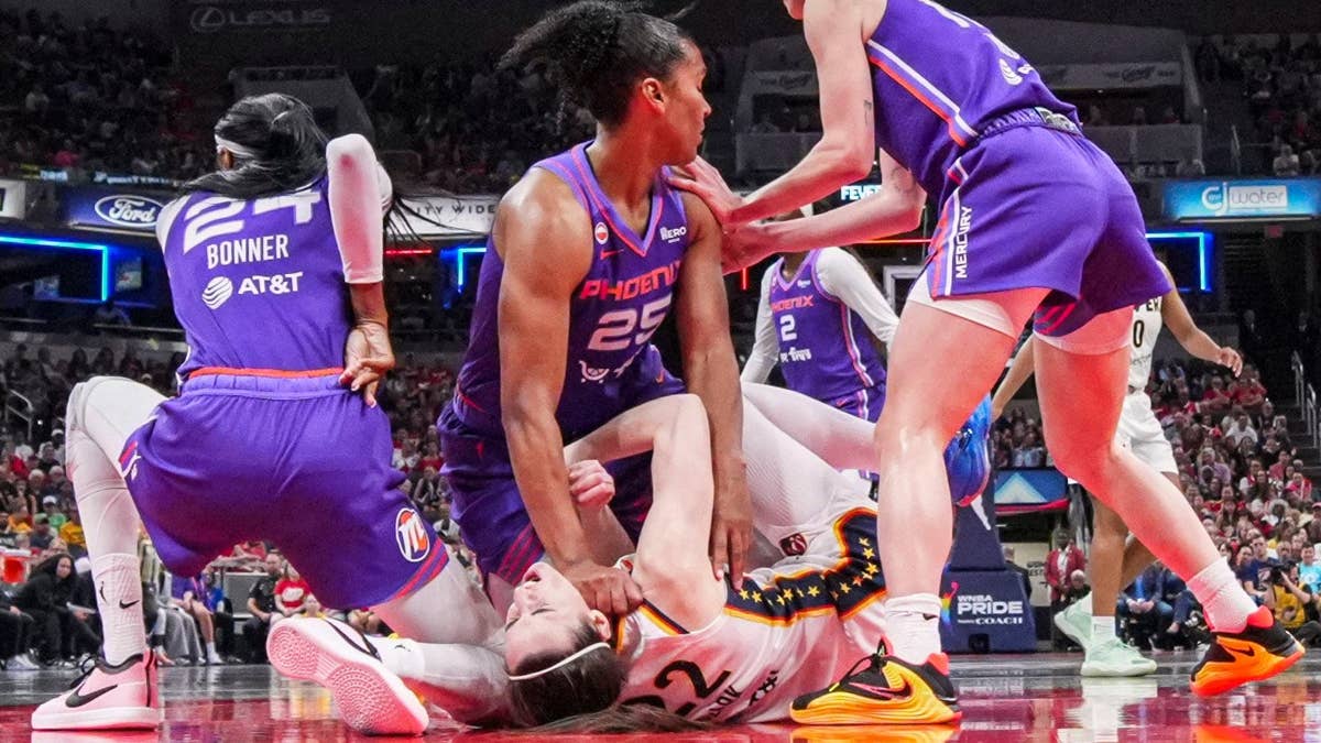 phoenix-mercury-forward-alyssa-thomas-25-and-indiana-fever-guard-caitlin-clark-22