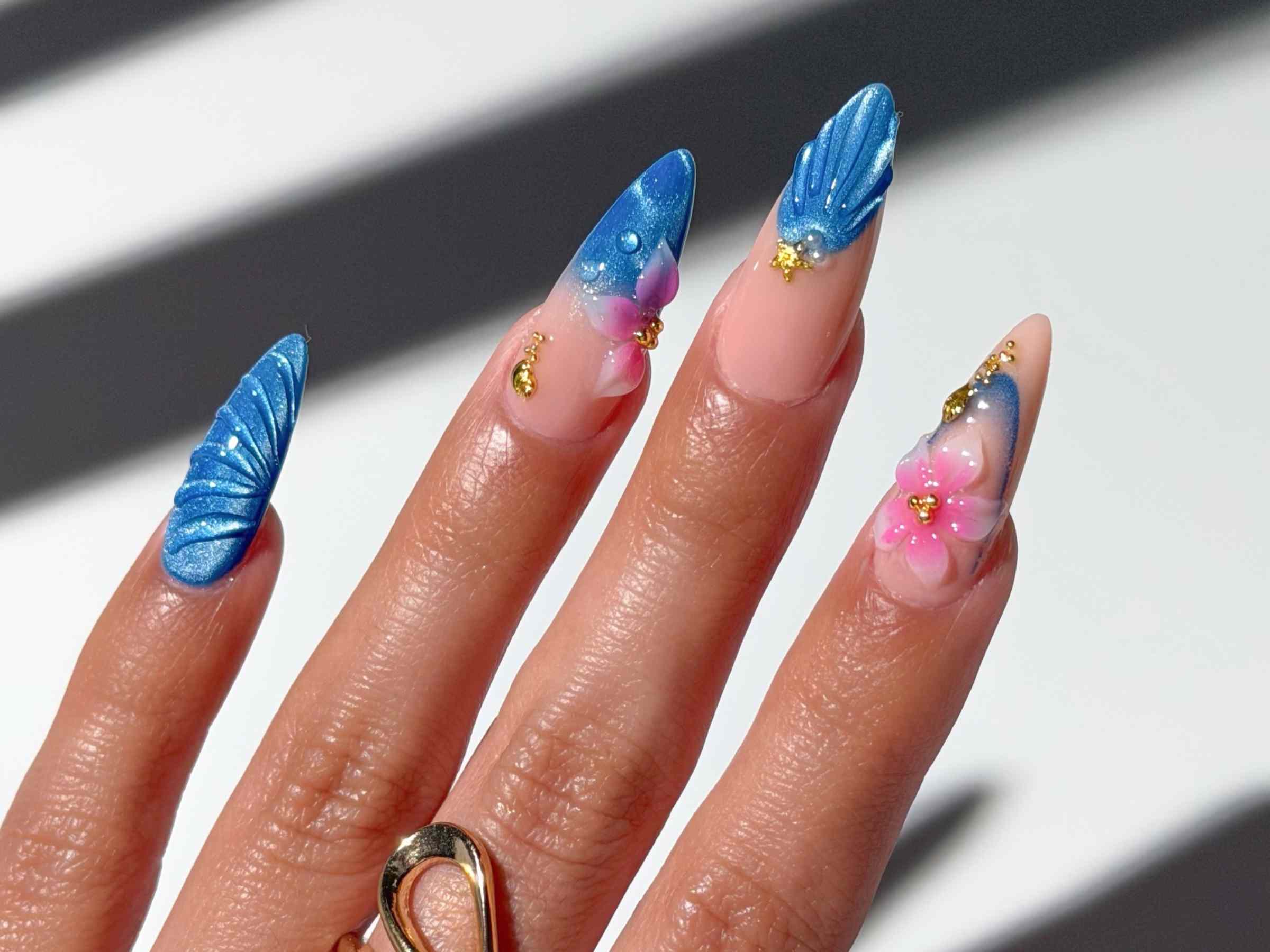 12 August cat-eye nail ideas that shimmer like sun-kissed sand and mermaid scales