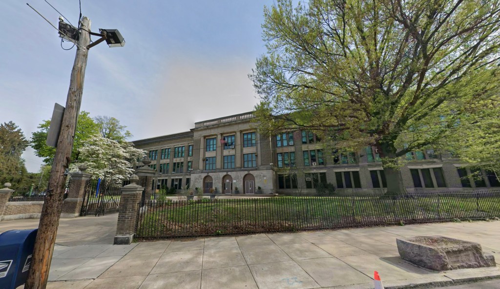 philly-teacher-killed-pole-high-135219186