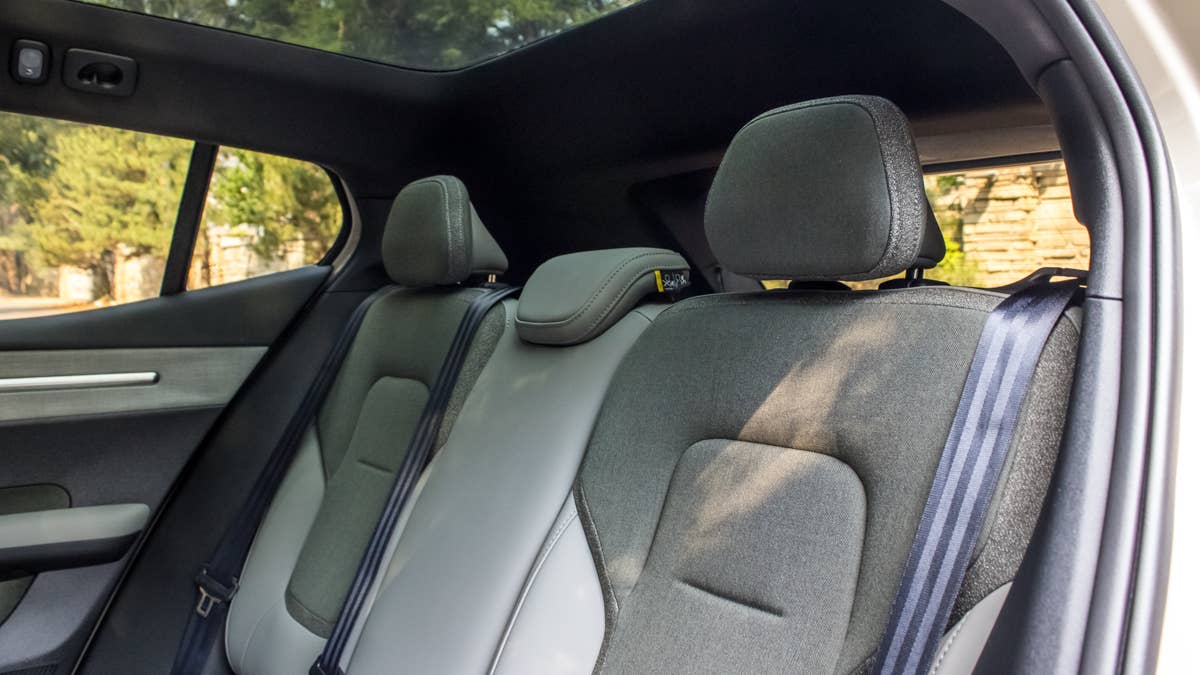 2026-volvo-ex30-11