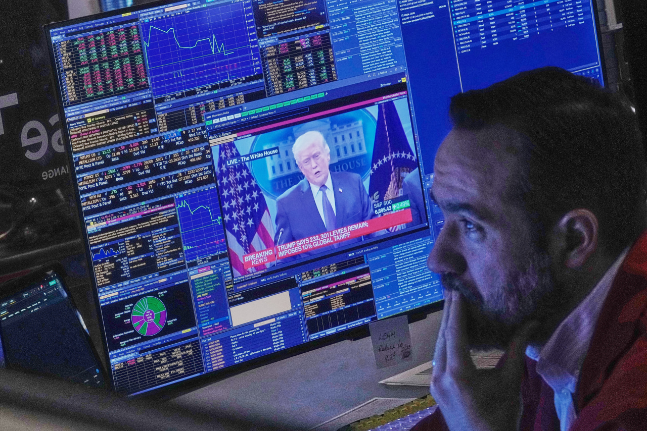 How Wall Street’s bots are cashing in on Trump’s Truth Social posts