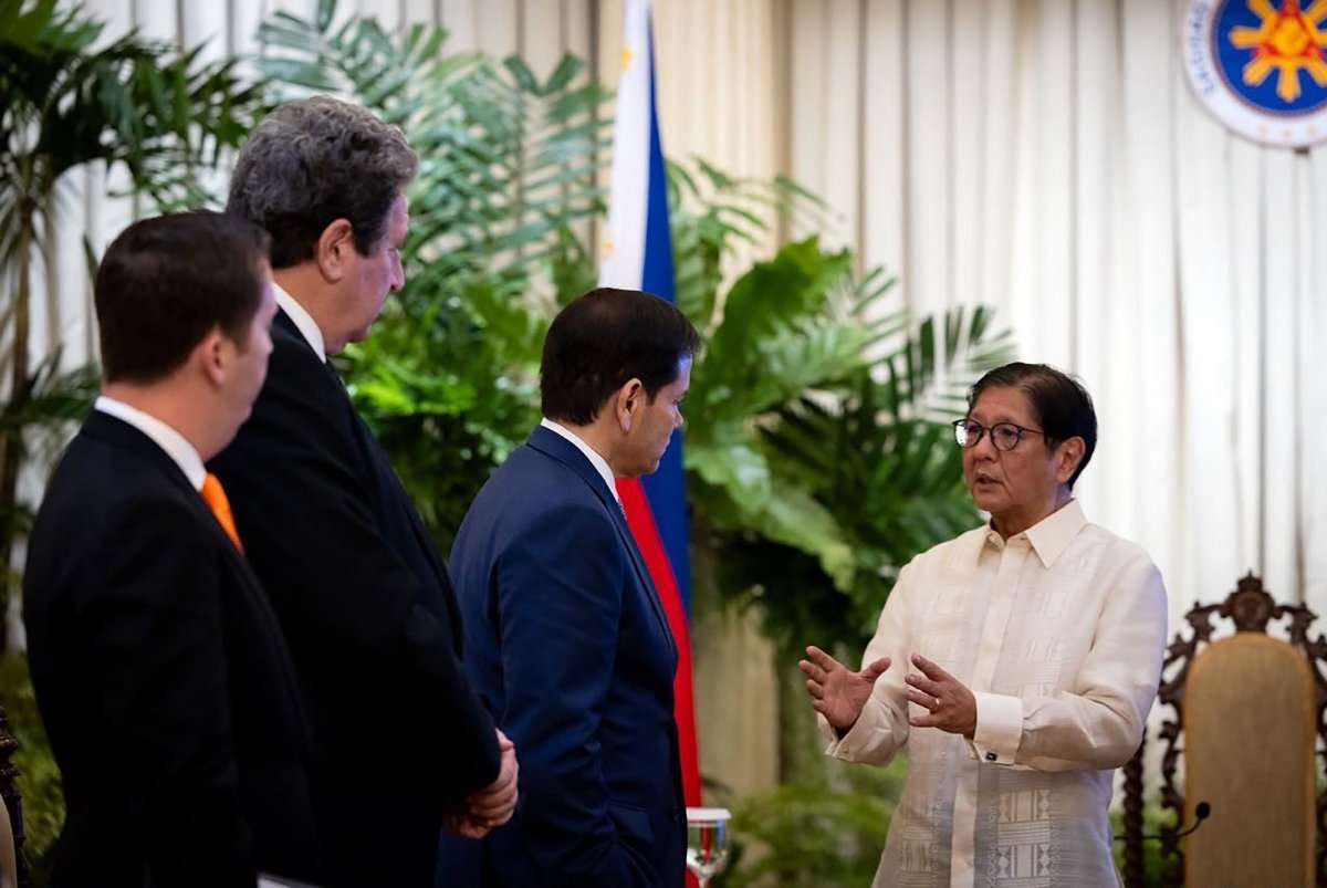 Rubio meets with Philippines president, discusses South China Sea