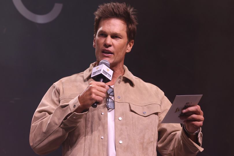 NFL insider shares Tom Brady presidential run theory amid 'mid-life crisis' speculation