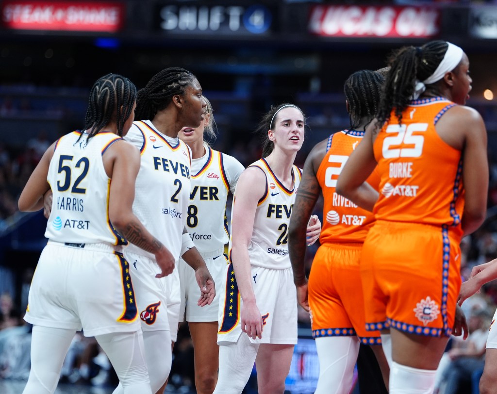 WNBA: JUL 22 Connecticut Sun at Indiana Fever