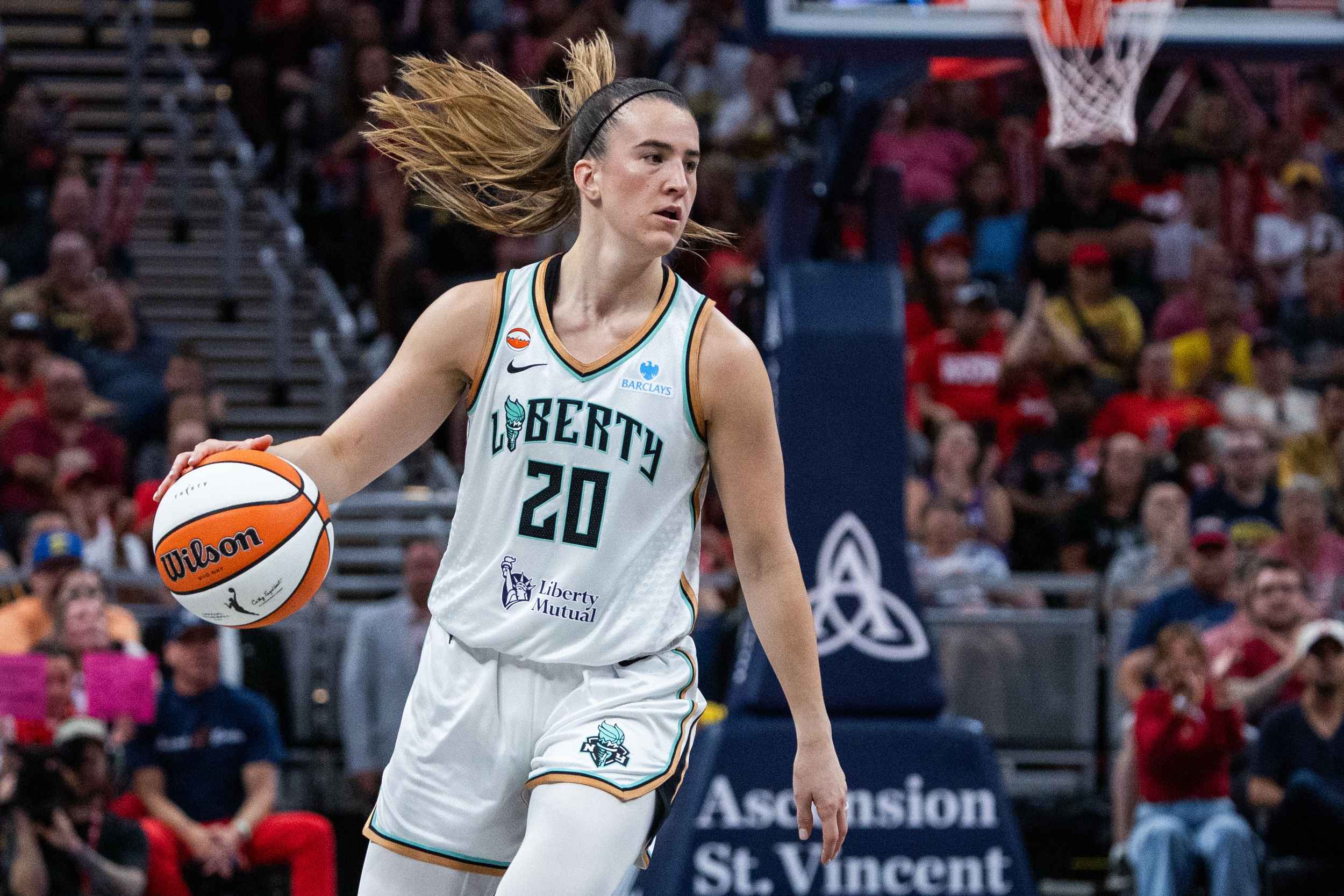 Sabrina Ionescu's wraps up hectic day with individual rally to lead Liberty