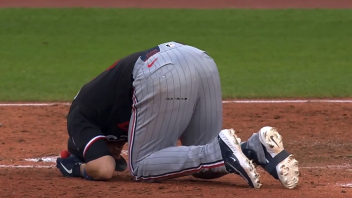 MLB: Scary moment at Progressive Field! Victor Caratini drops after nasty foul ball to the knee