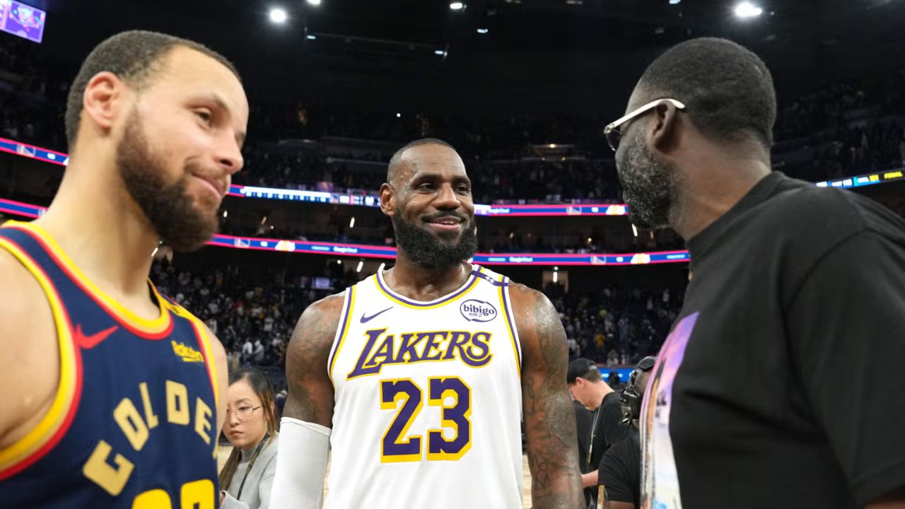 Insider explains Warriors’ plan B if LeBron James does not join Stephen Curry and Draymond Green