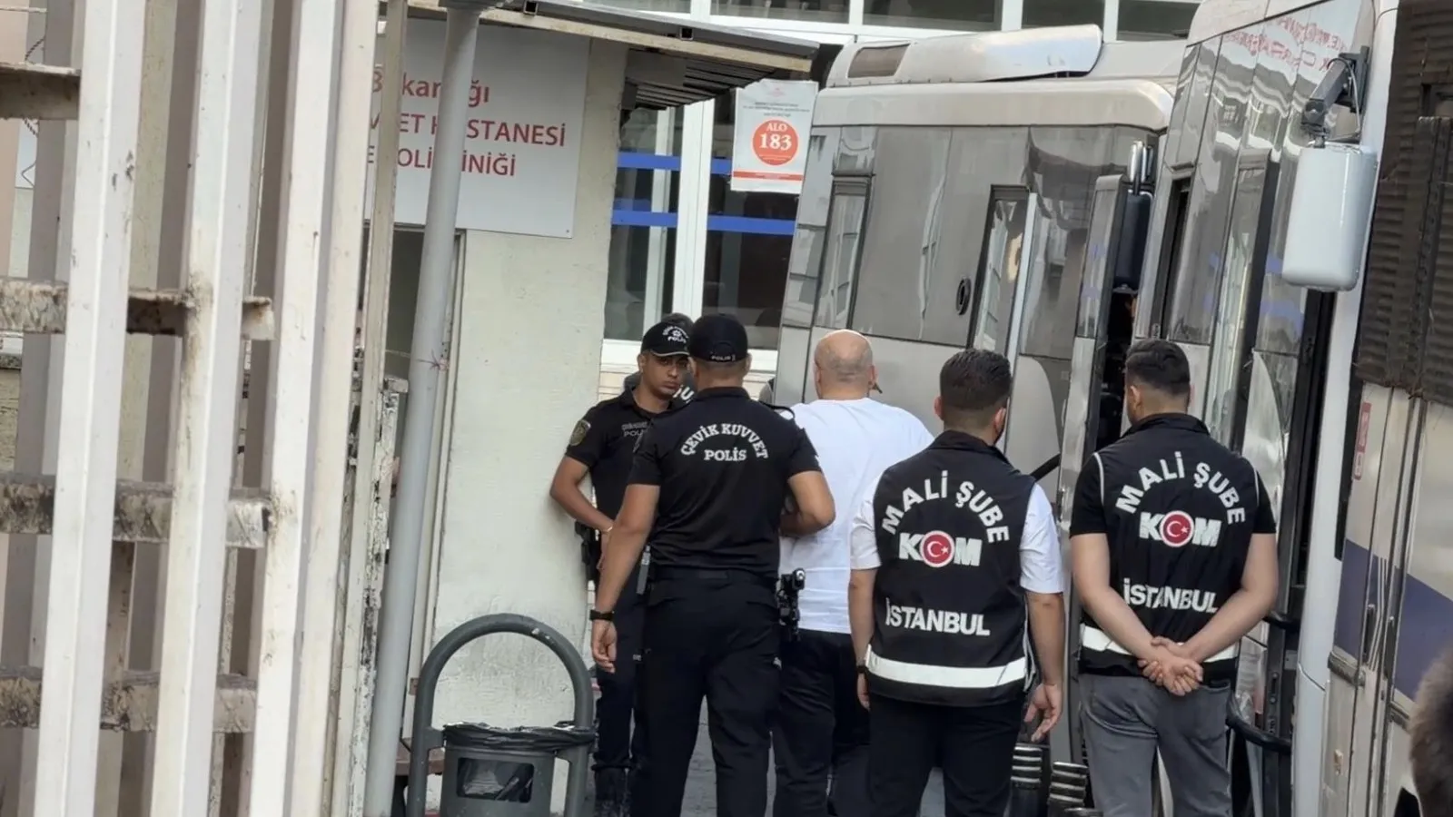 İzmit Belediyesi soruşturması: 31 şüpheli sağlık kontrolüne götürüldü