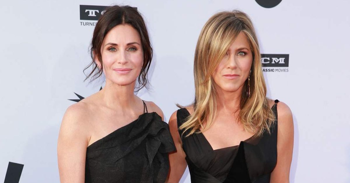 Jennifer Aniston gives 'Friends' co-star Courteney Cox heartfelt shoutout: 'So proud of you'