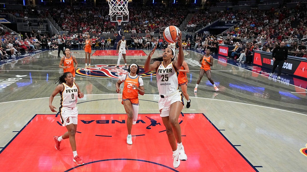 Monique Billings drives to the basket during a game