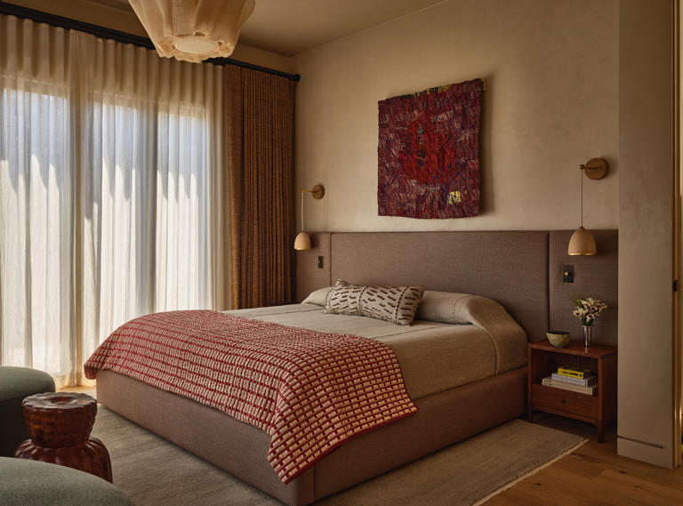 Should bedrooms be symmetrical? Interior designers weigh in