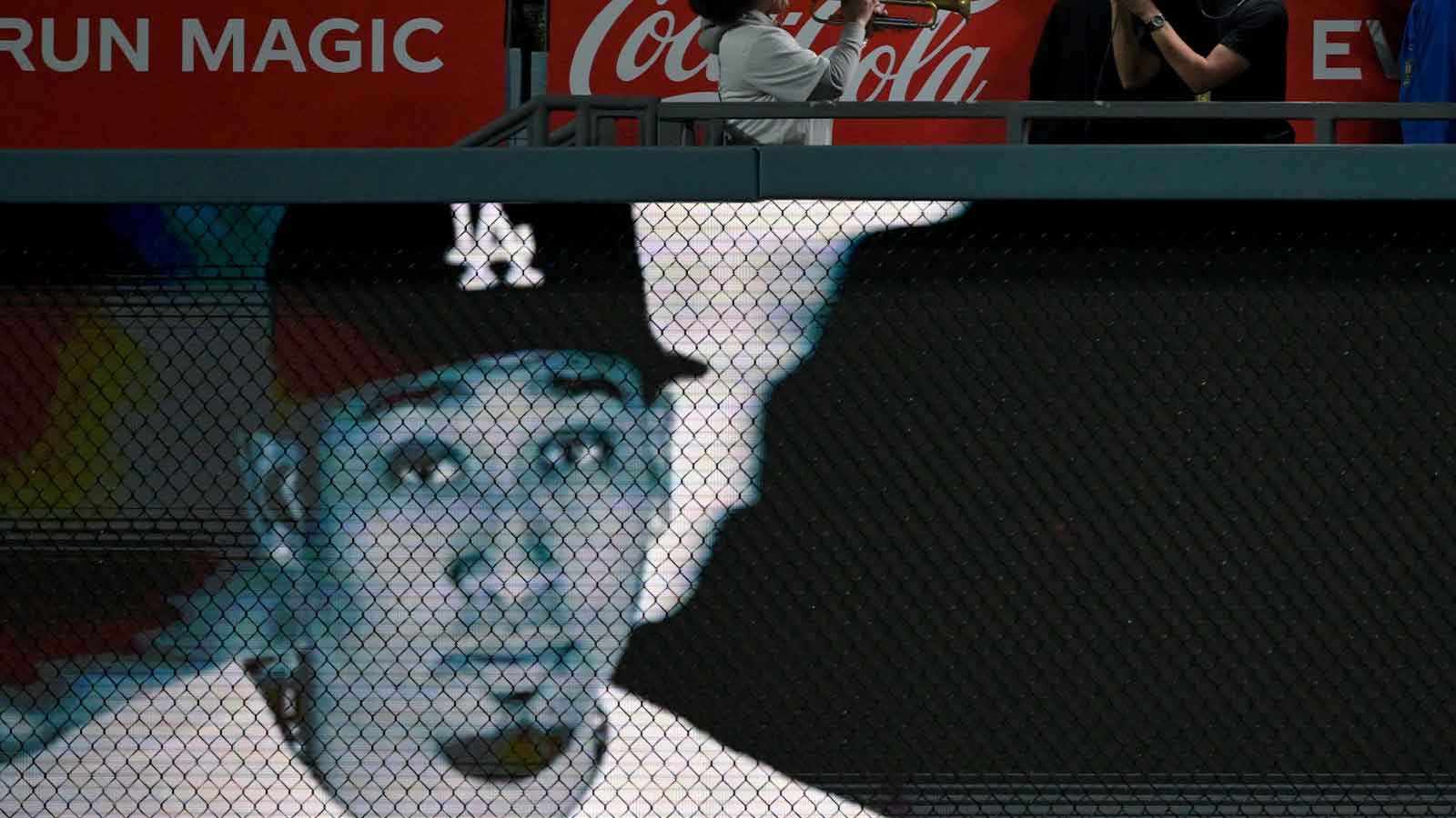 Dave Roberts reveals next hurdle Edwin Diáz must clear before Dodgers return
