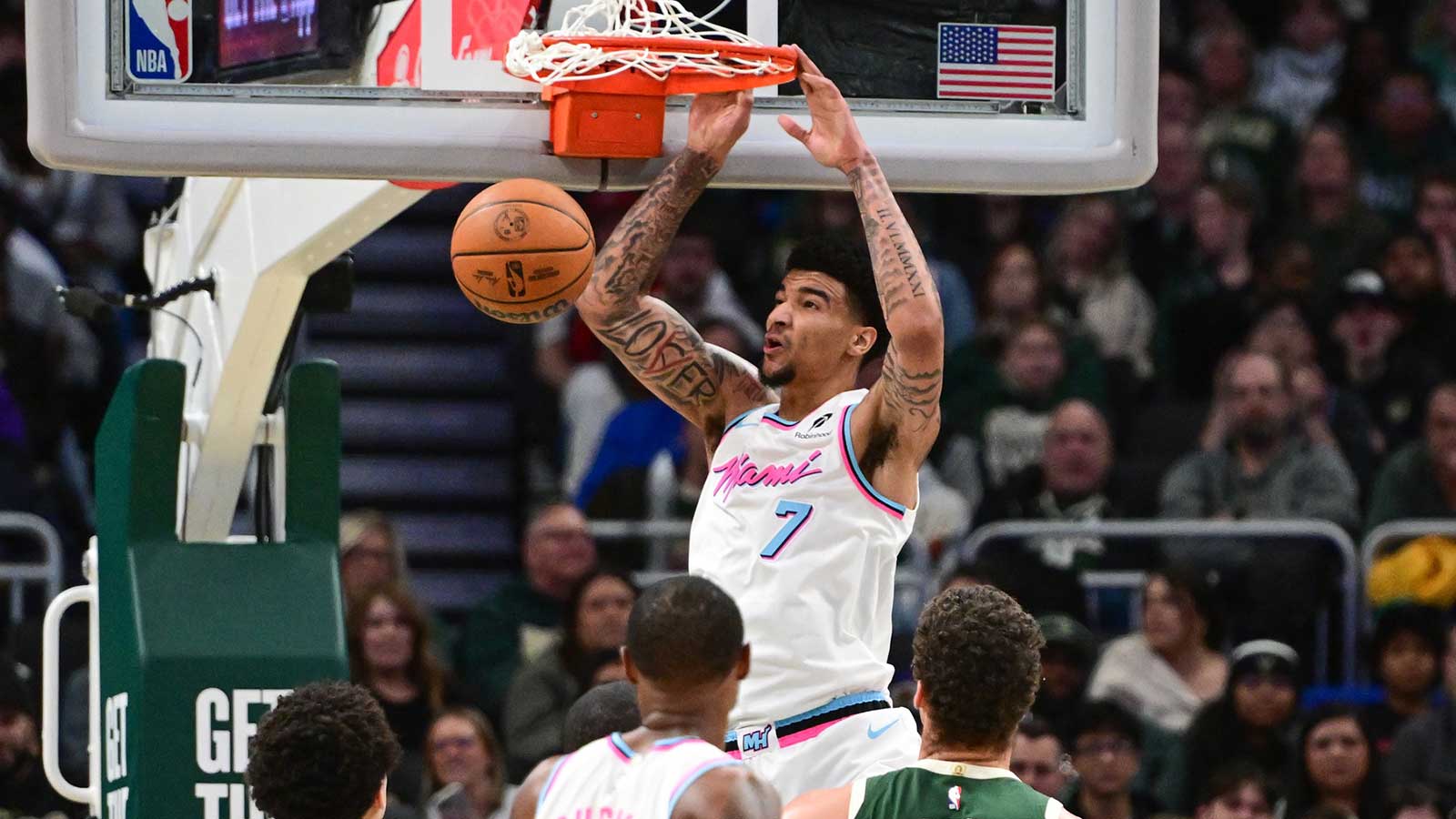 Bucks’ Kel’el Ware working out with Hakeem Olajuwon catches everyone’s attention after Giannis trade