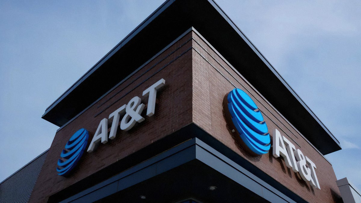 AT&T tops estimates for postpaid phone net adds during Q2