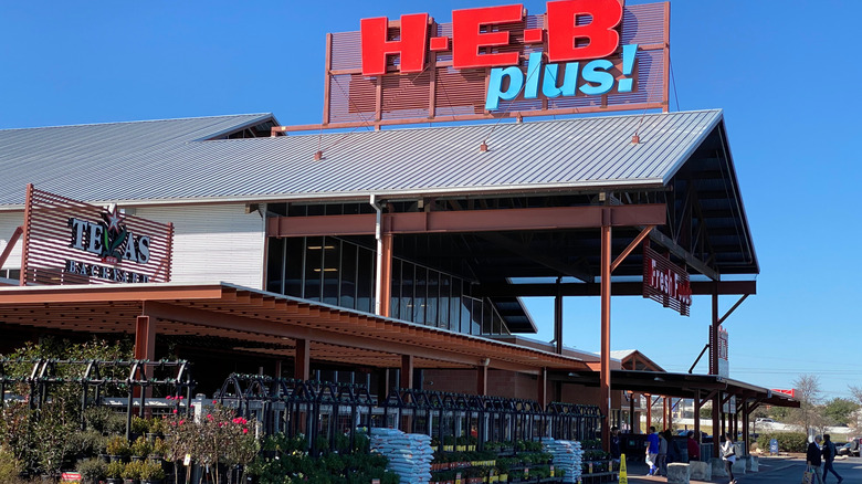storefront of an H-E-B Plus! in Central Texas