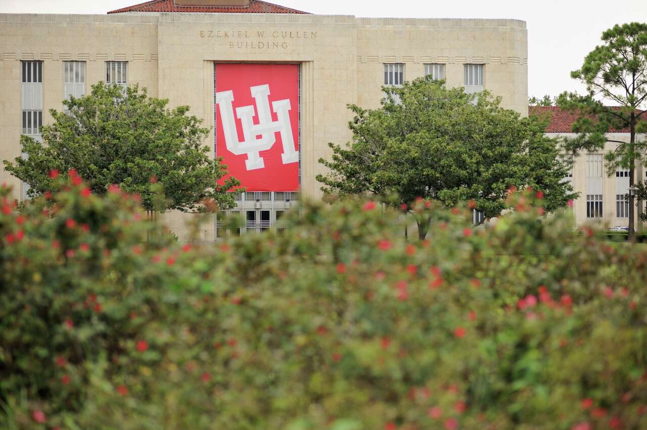 University of Houston may cut 40% of core classes to comply with Texas law