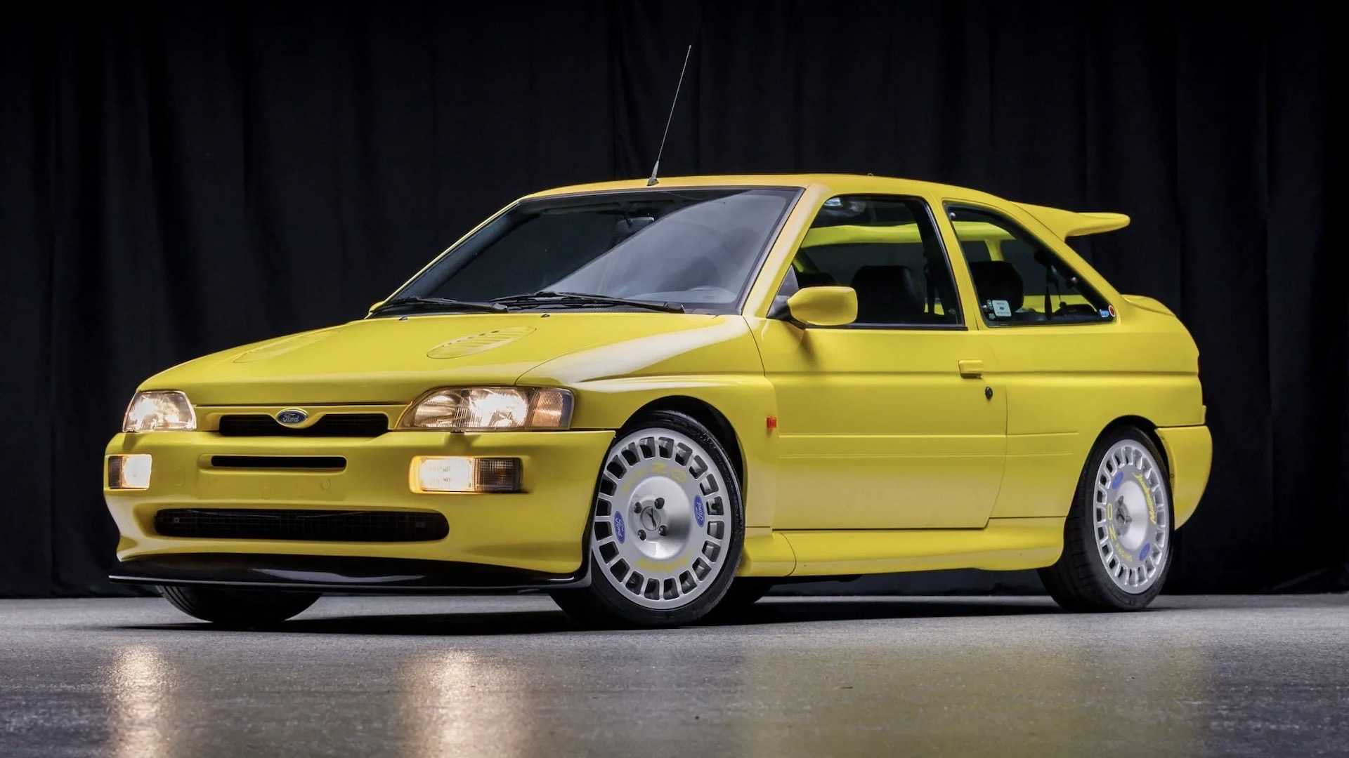 1996 Ford Escort RS Cosworth front, three-quarter