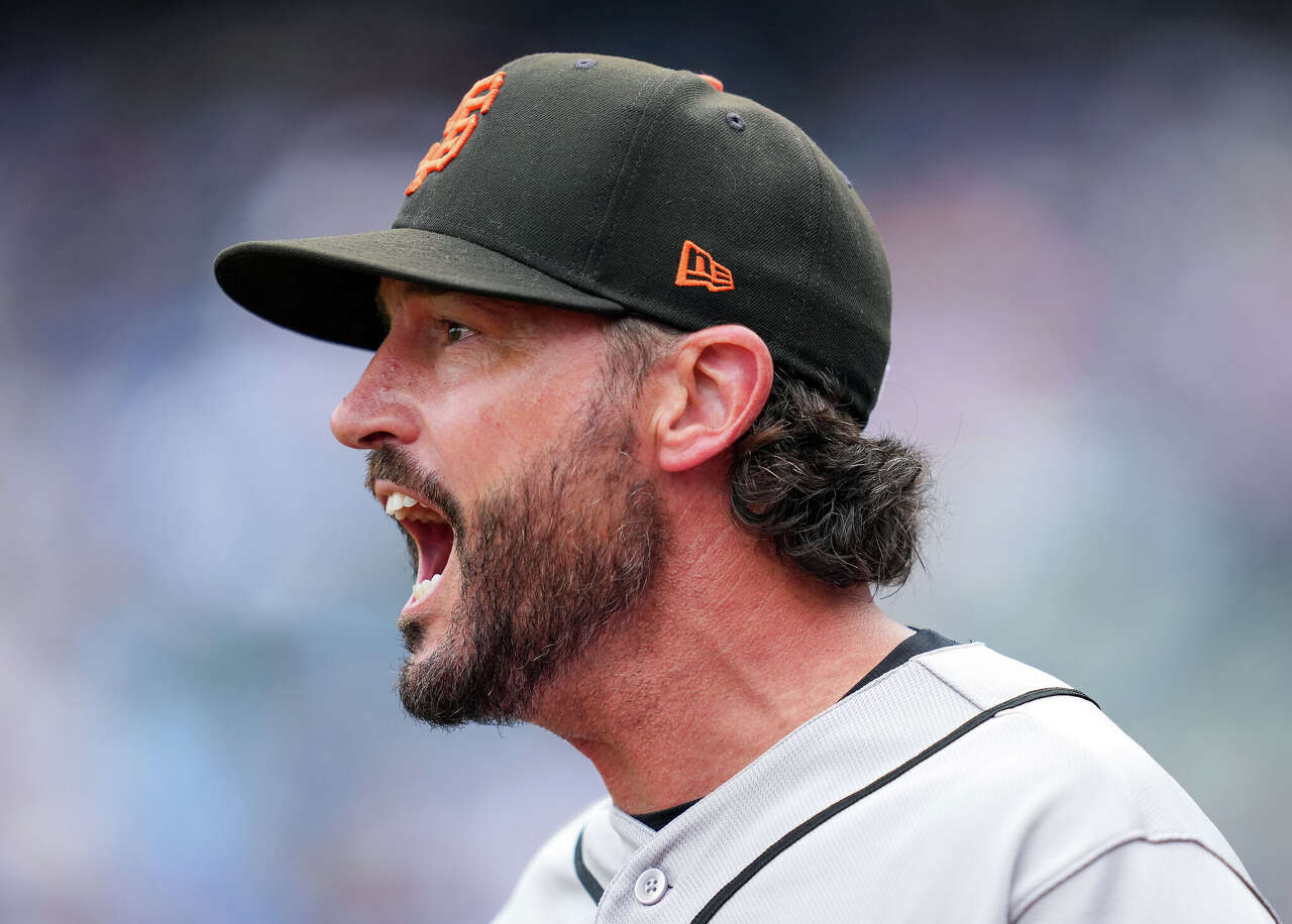 Blown call gets Vitello ejected as Giants squander another late lead, suffer Royals sweep