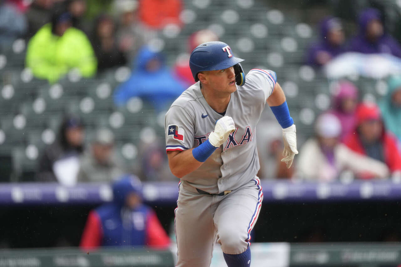 Rangers don't expect 3B Josh Jung to miss time after early exit vs. White Sox
