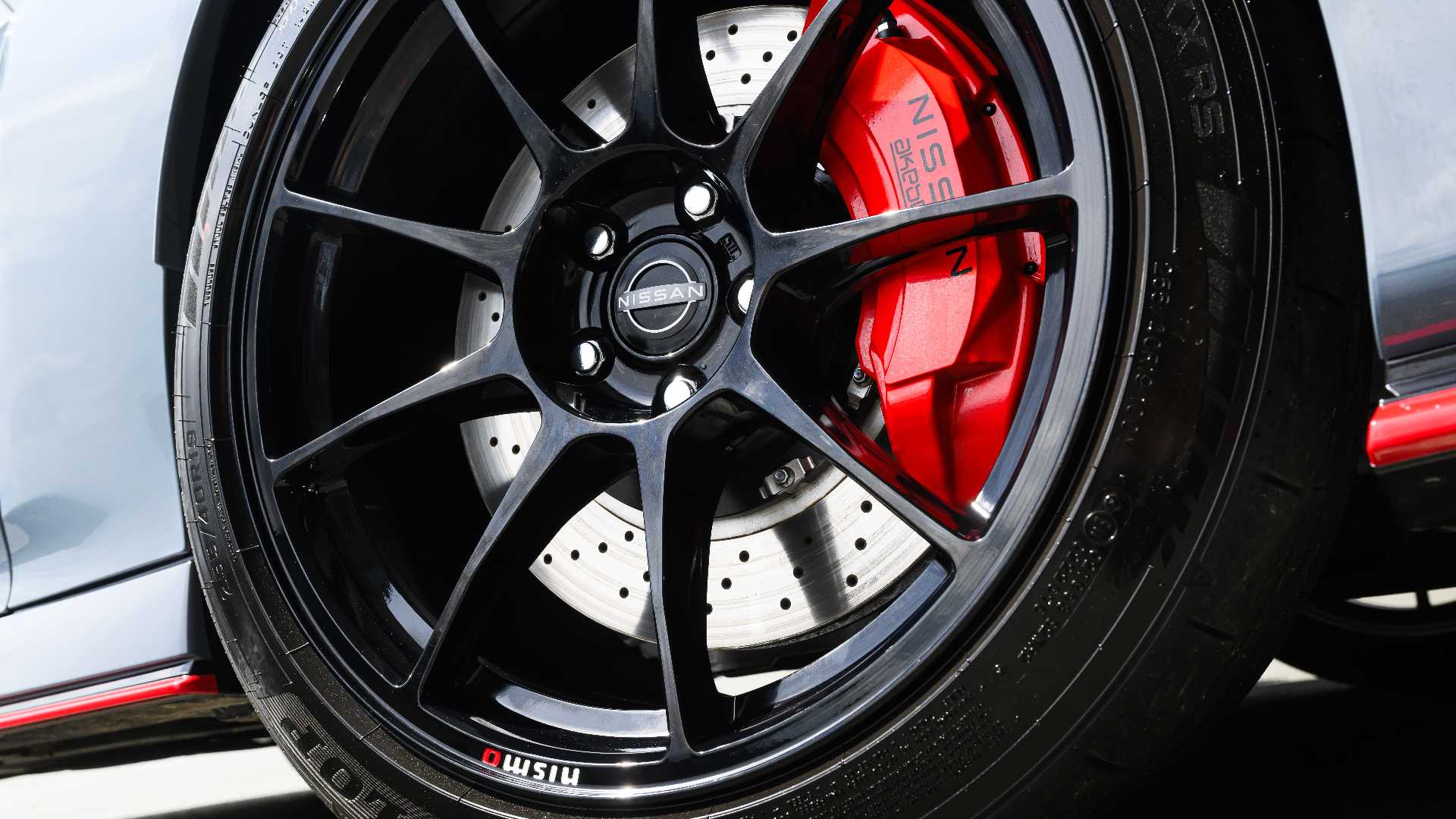 2027-nissan-z-nismo-mt-gray-sonoma-17873