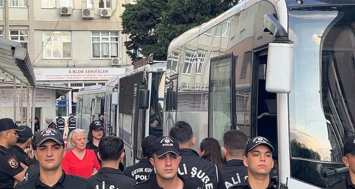 İzmit Belediyesi Operasyonu: Şüpheliler İstanbul'da Sağlık Kontrolünde
