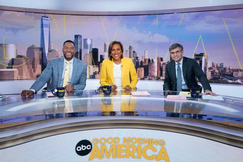 photo of michael strahan robin roberts and george stephanopoulos on gma